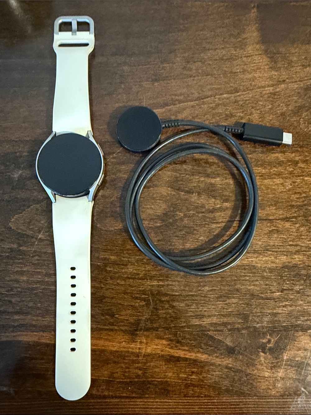 Samsung Galaxy Watch6 in Silver with Cream Band and original charger